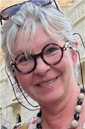 De la dent de lait à la dent permanente : détecter les signaux précoces pour une croissance harmonieuse