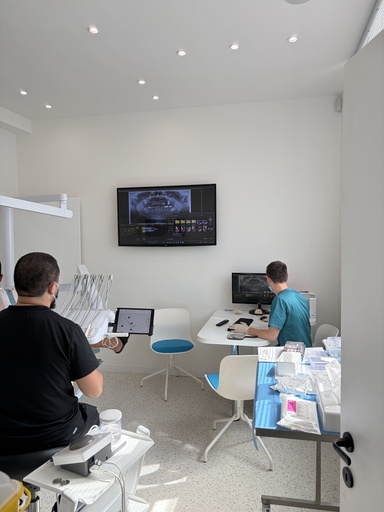 🦷 Dentiste recherché(e) – Jusqu'à 60 % de rétrocession.