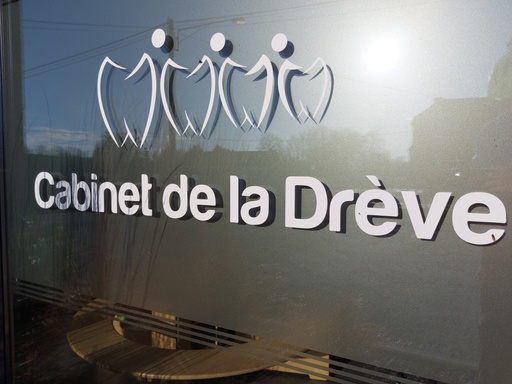 Cabinet de la Drève à Thuin cherche dentiste généraliste 2 jours/semaine