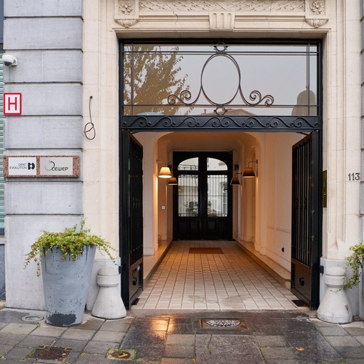 Cabinet dentaire à Bruxelles recrute un(e) dentiste généraliste