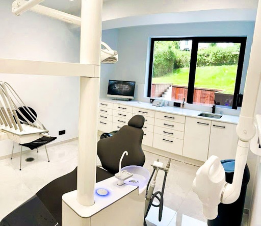 Versailles dental clinique à Laeken recherche un(e) Dentiste Généraliste