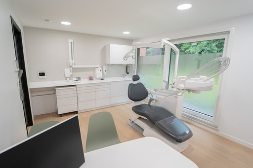 Cabinet à taille humaine acceuille dentiste généraliste/spécialiste /hygiéniste/stagiaire (dentiste)