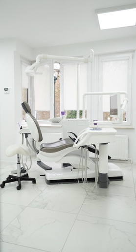 Fauteuil dentaire entièrement équipé à louer